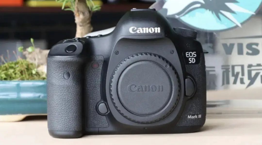 经济下行买什么东西好,经济下行人们最喜欢购买什么