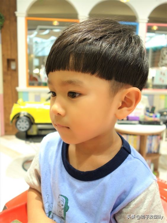 最帅气的小男生发型,如何剪一款帅气小男孩发型
