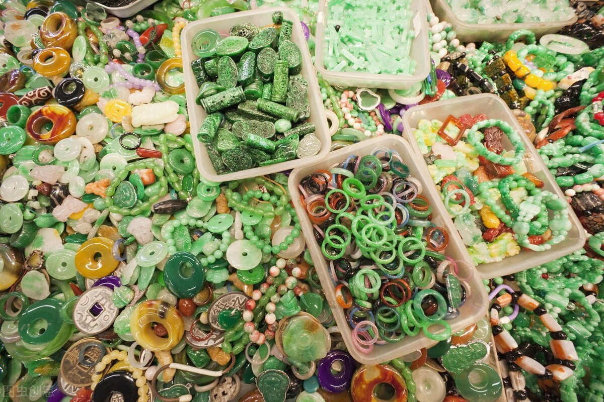 买翡翠哪里款式多值得信赖,翡翠市场最好的翡翠是哪个