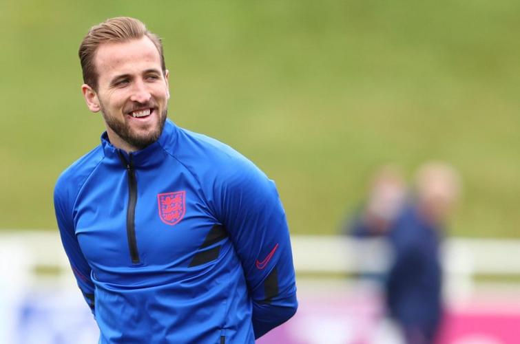 凯恩和姆巴佩谁的身价高,世界杯哈里凯恩身价排第几