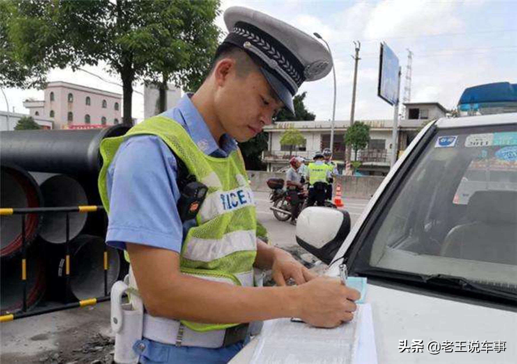 汽车拉东西被查罚款是多少,客运车拉自己的东西违法吗