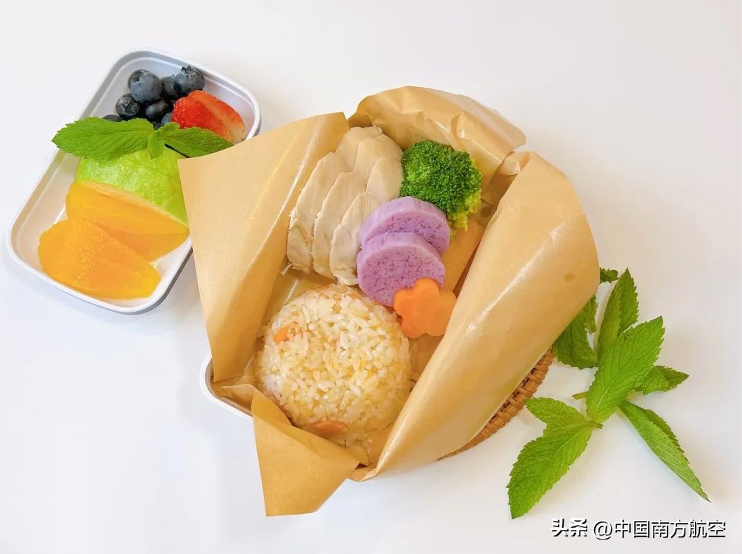 南航国际航班付费经济舱,南航飞机选餐流程