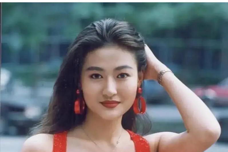 汤唯和吴倩莲相似的度有多少,汤唯和吴倩莲太像了