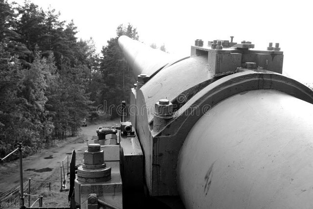 乌军只要土地不计伤亡冲至俄乌边境，俄军首用S-350导弹