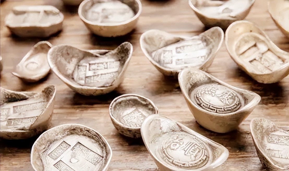 清朝正一品官员是什么级别,正一品官员有什么待遇