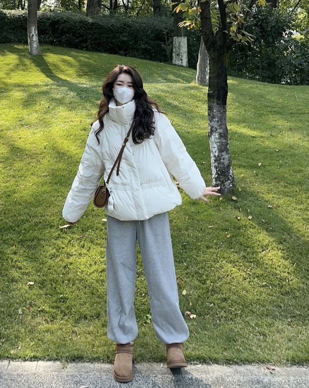 羽绒服搭配什么裤子女孩,女羽绒服和裤子配什么鞋子好看