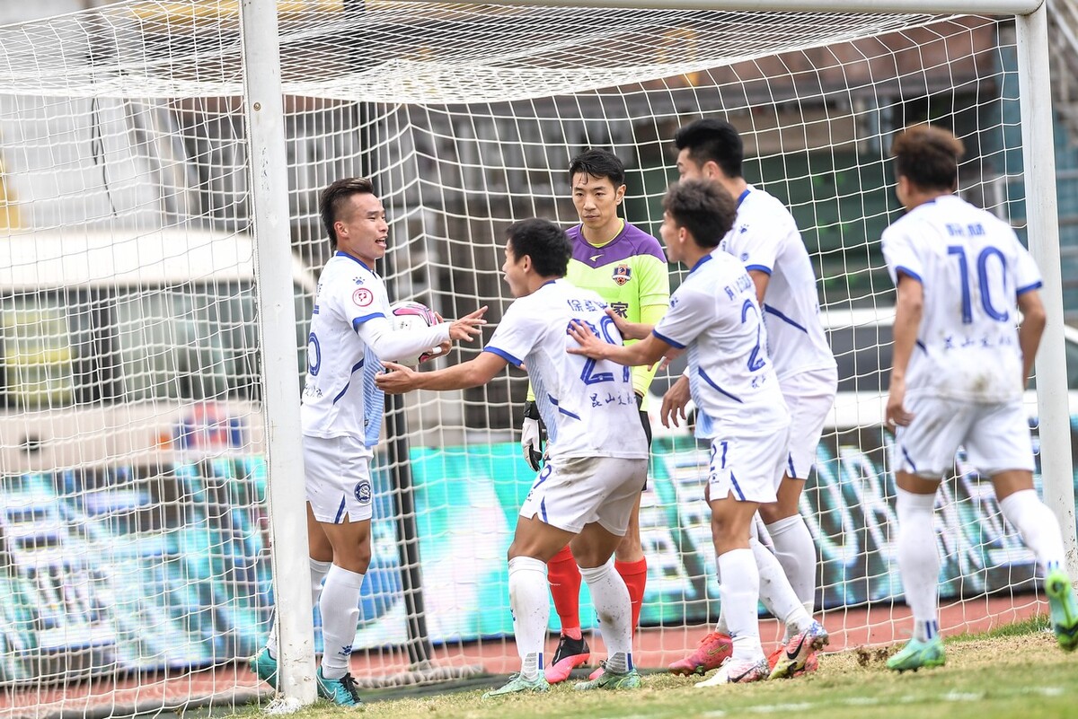 梅州客家球迷庆祝冲超成功,广州队祝梅州客家冲超成功贺信