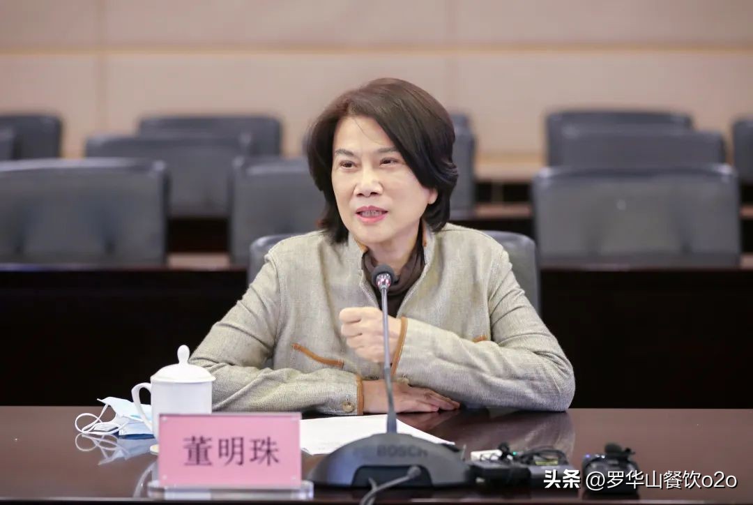 松绑？老乡鸡上市“赴考”募资12亿；泰山啤酒拟香港IPO...|周报