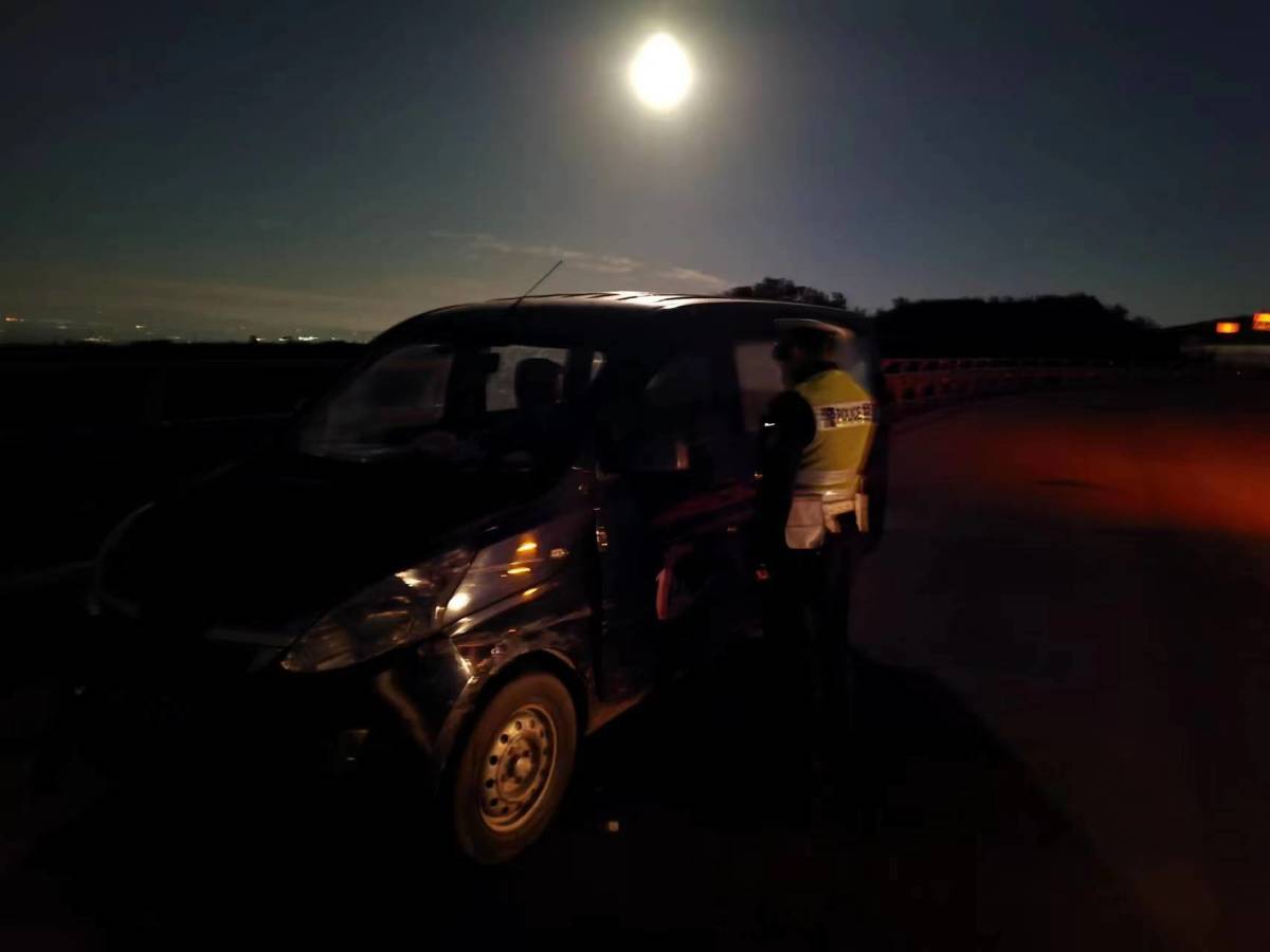 违法停车存在问题,违规停车已被记录将依法处罚