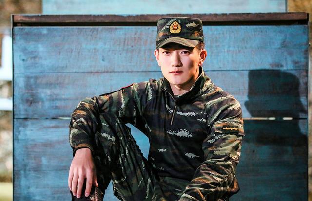 黑料女王的逆袭凶手,张馨予何捷早期照片