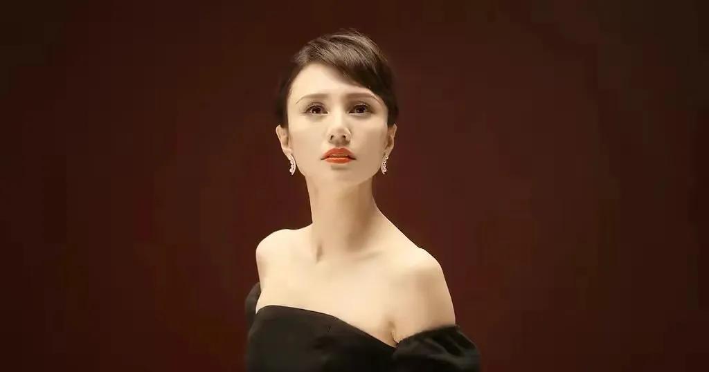 连看四集《玫瑰之战》，发现演技真不能比较，因为优与劣一目了然