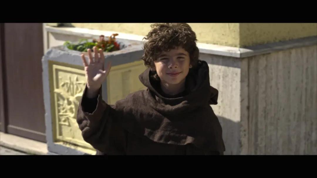 满屏美胸！三观震碎！意大利女人好敢