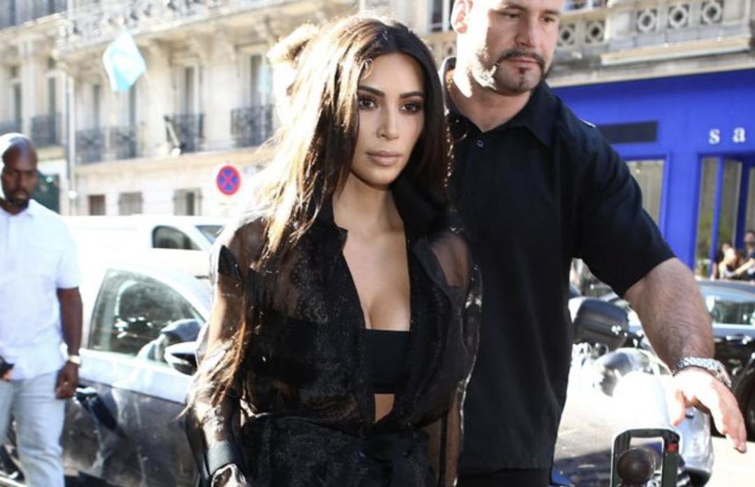 明星都抢着穿！让法国时尚达人痴迷的“破烂衣服”到底有什么魔力