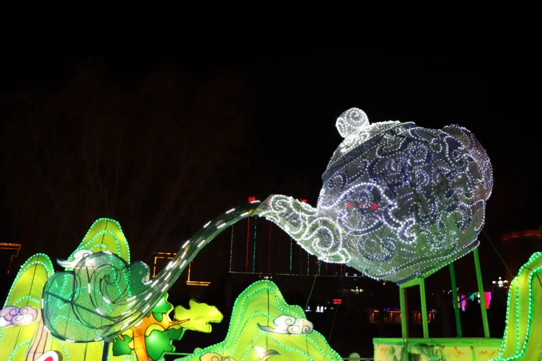 花灯璀璨迎新春多彩古城年味浓,逛花灯迎新春一起来寻找浓浓年味