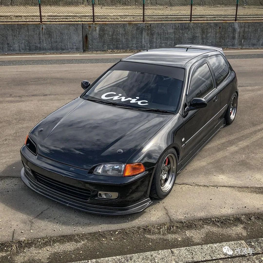 战斗范儿拉满的黑武士本田飞度GE和思域EG,兼顾素雅和张狂