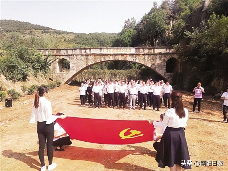 閲嶈闈╁懡鍦ｅ湴閲嶆俯鐧惧勾寰佺▼,閲嶈绾㈣壊瓒宠抗浼犳壙闈╁懡绮剧