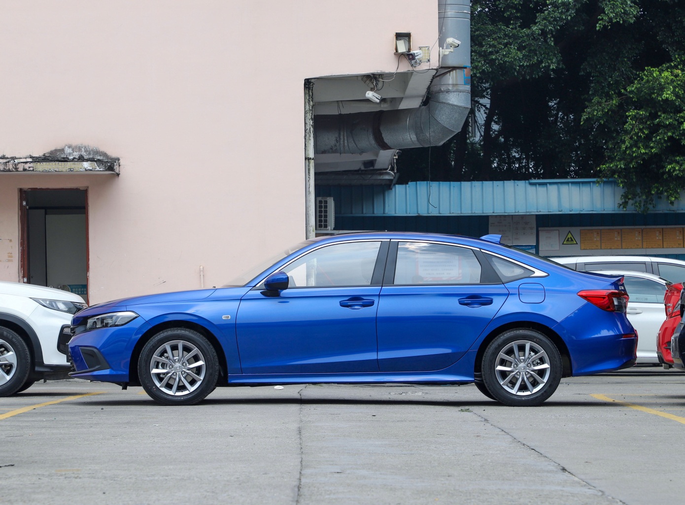 本田思域入门配置,新款本田思域哪个版本值得买