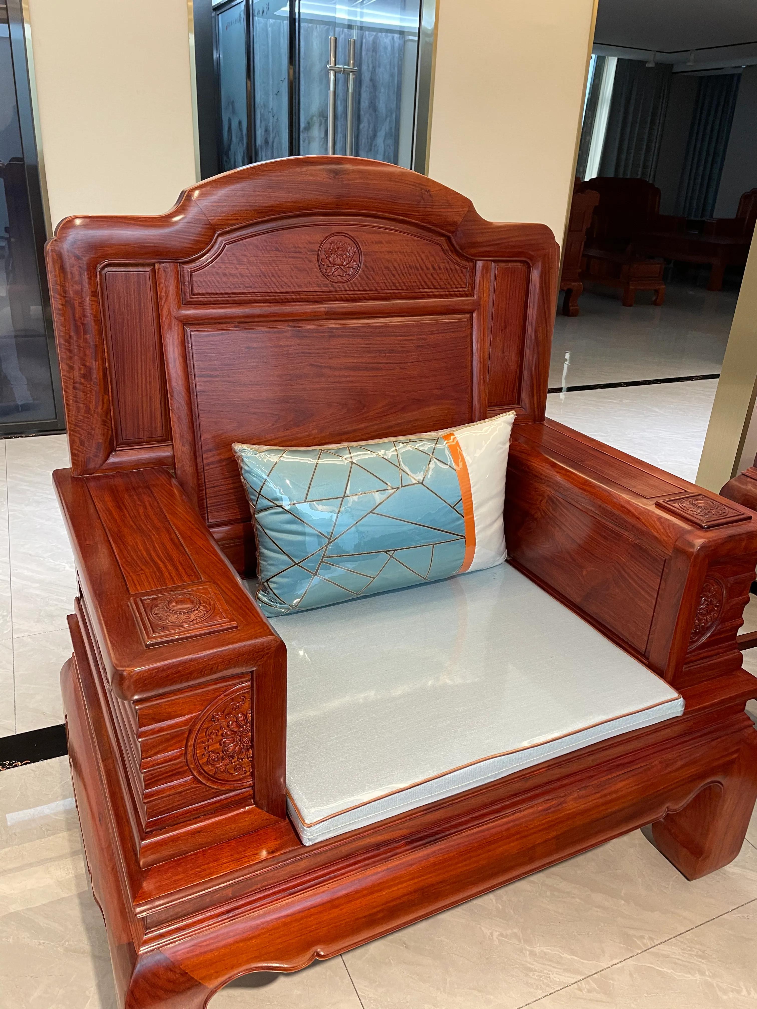 红木家具中刺猬紫檀,红木家具花梨木好还是刺猬紫檀好