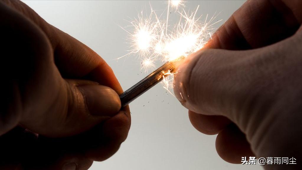 野外求生背包应该装什么,野外生存背包里的装备