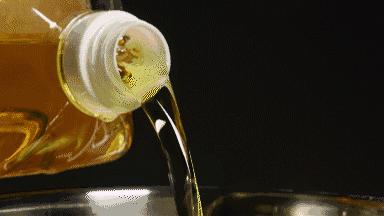 花生油和大豆油哪种油吃了最健康,食用油是大豆油好还是花生油好