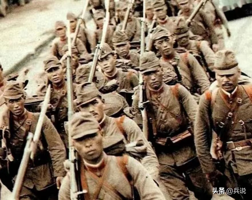 *药弹**不够怎么办？战士说：从敌尸上收*药弹**，是我的老本行