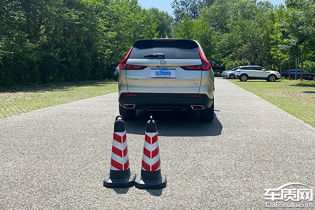 2023款本田cr-v锋尚版7座,本田cr-v2023款怎么判断左右距离