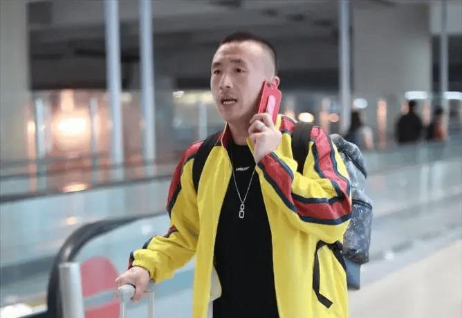 前知名男足国脚久违露面，与舒畅同现身美国，曾被传是畏罪潜逃