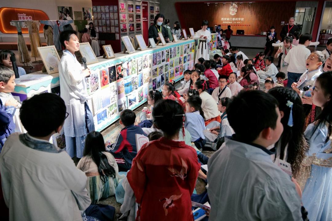 卷不动的现在，拿什么面对未来？这位校长说，给了孩子这三种知识就不用怕