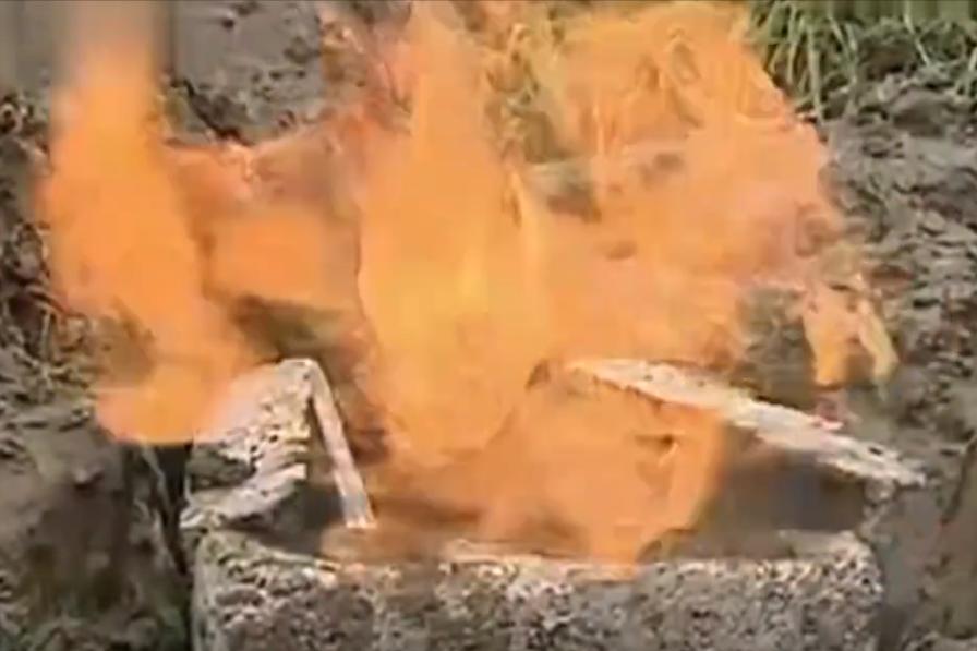 贵州山火相同的案例,贵州水田里的火焰