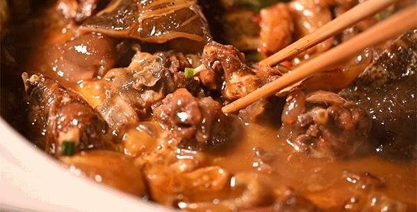 人气爆满的湘菜馆,很有特色的一家湘菜馆