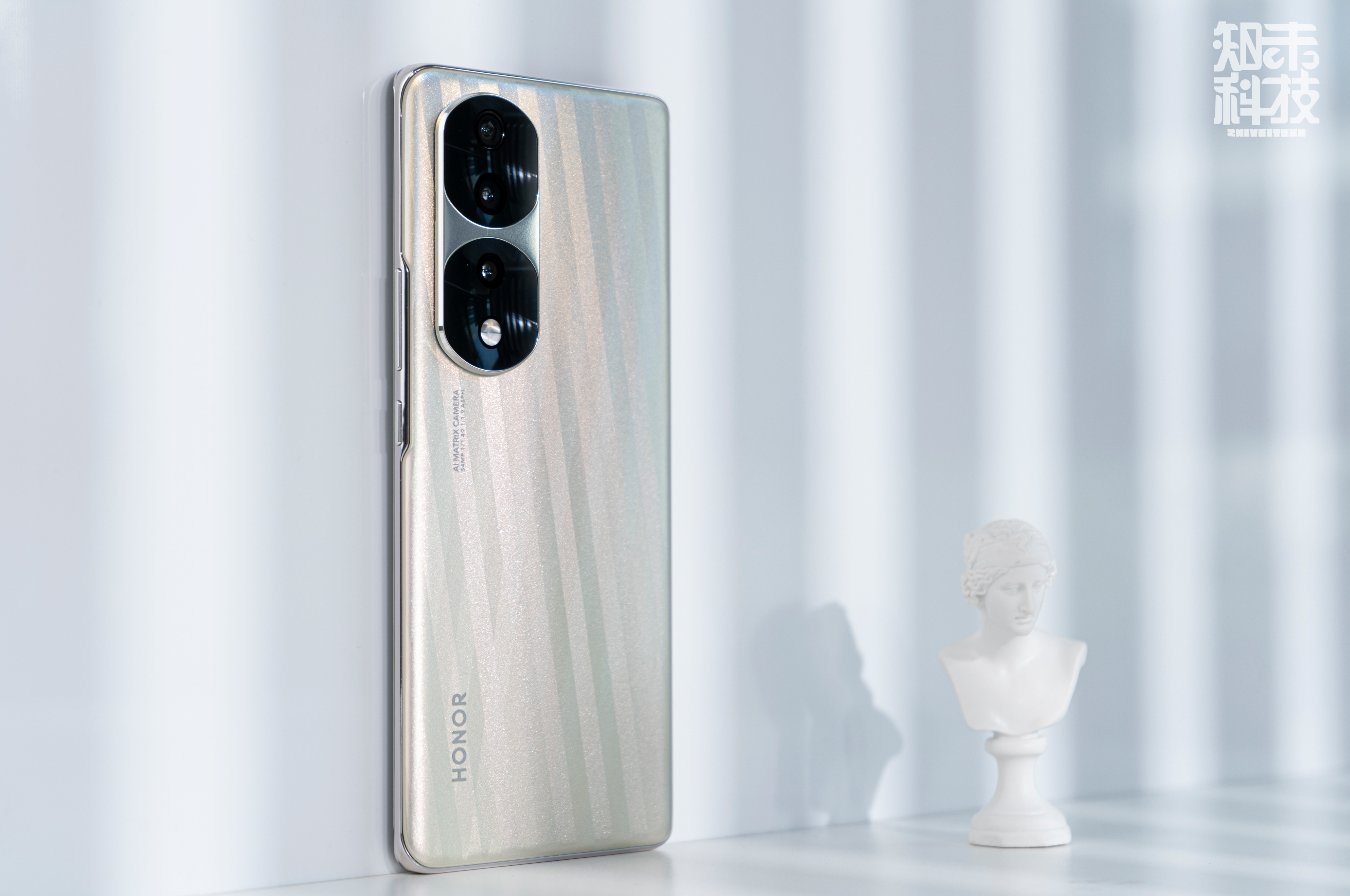 偶像派和实力派哪个更好看,荣耀70pro和平精英测评