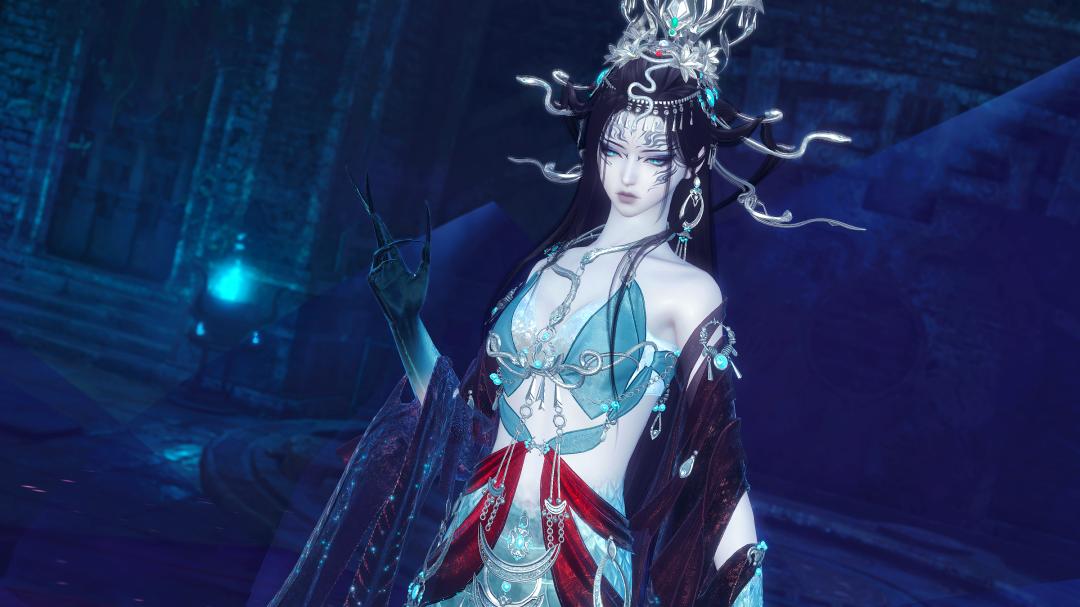 一万岁的蛇妖不要随便COS，这俩妹子没把持住试了下，结果出事了