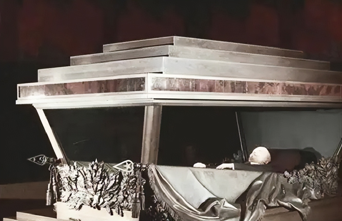 毛主席的水晶棺:纯度达99.9999%,可抗8级地震,已无人能再做!