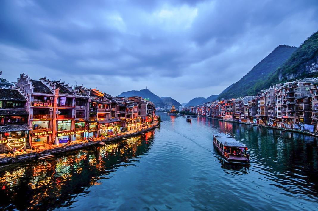 贵州省望谟县有哪些旅游景点,贵州省大方县有哪些旅游景点