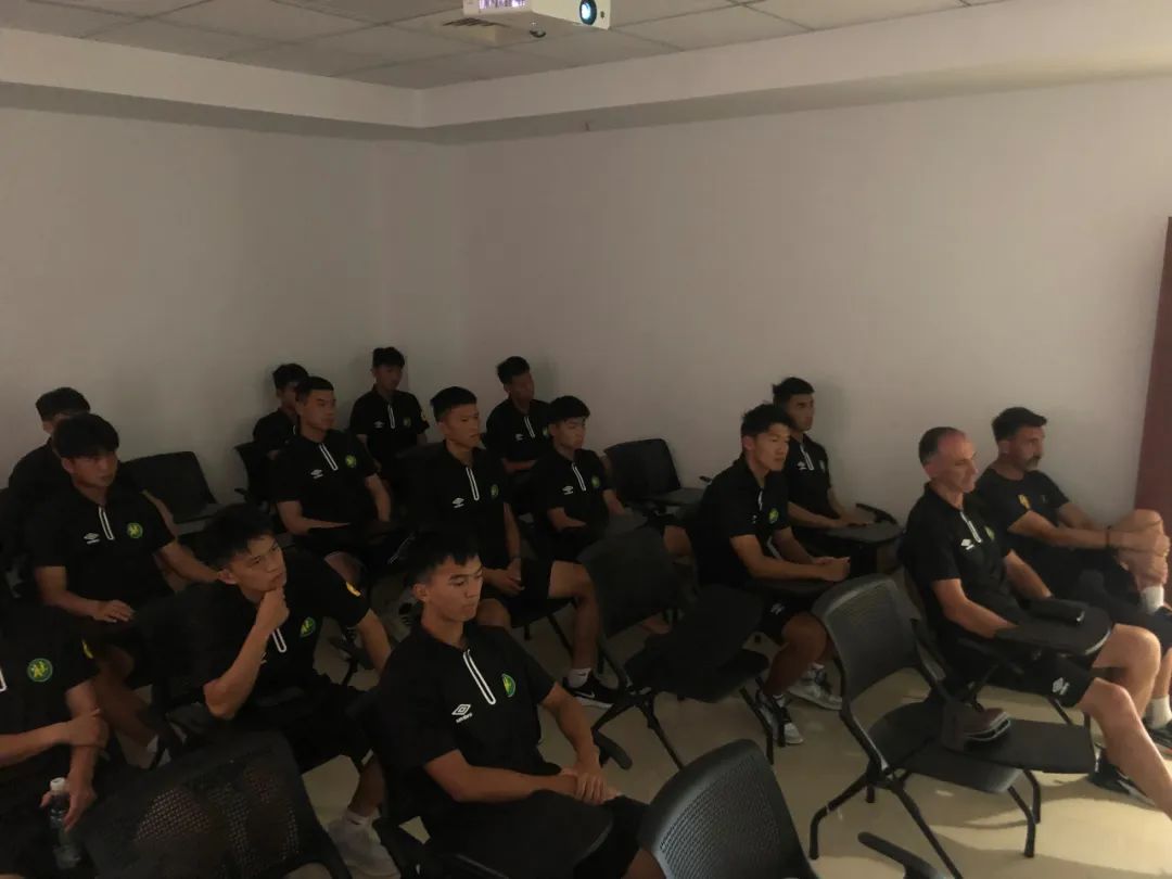 高峰我们大中国,高峰演唱我们