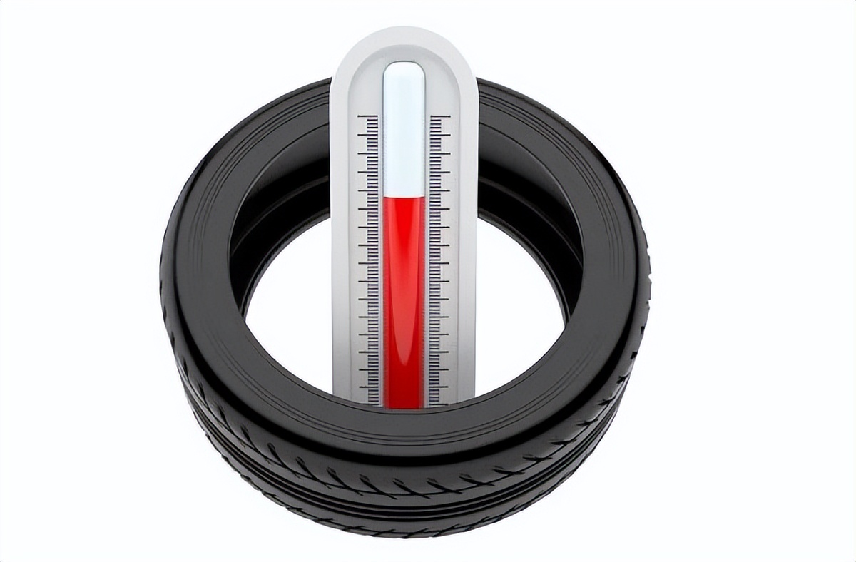 新手车胎爆了该怎么办,车胎爆了不用慌拿出手机拍个照