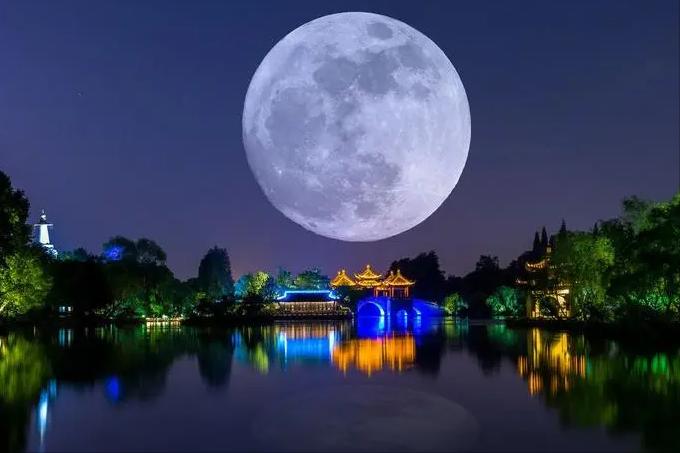 我国科学家为您解密月球神秘事件,霍金谈月球事件