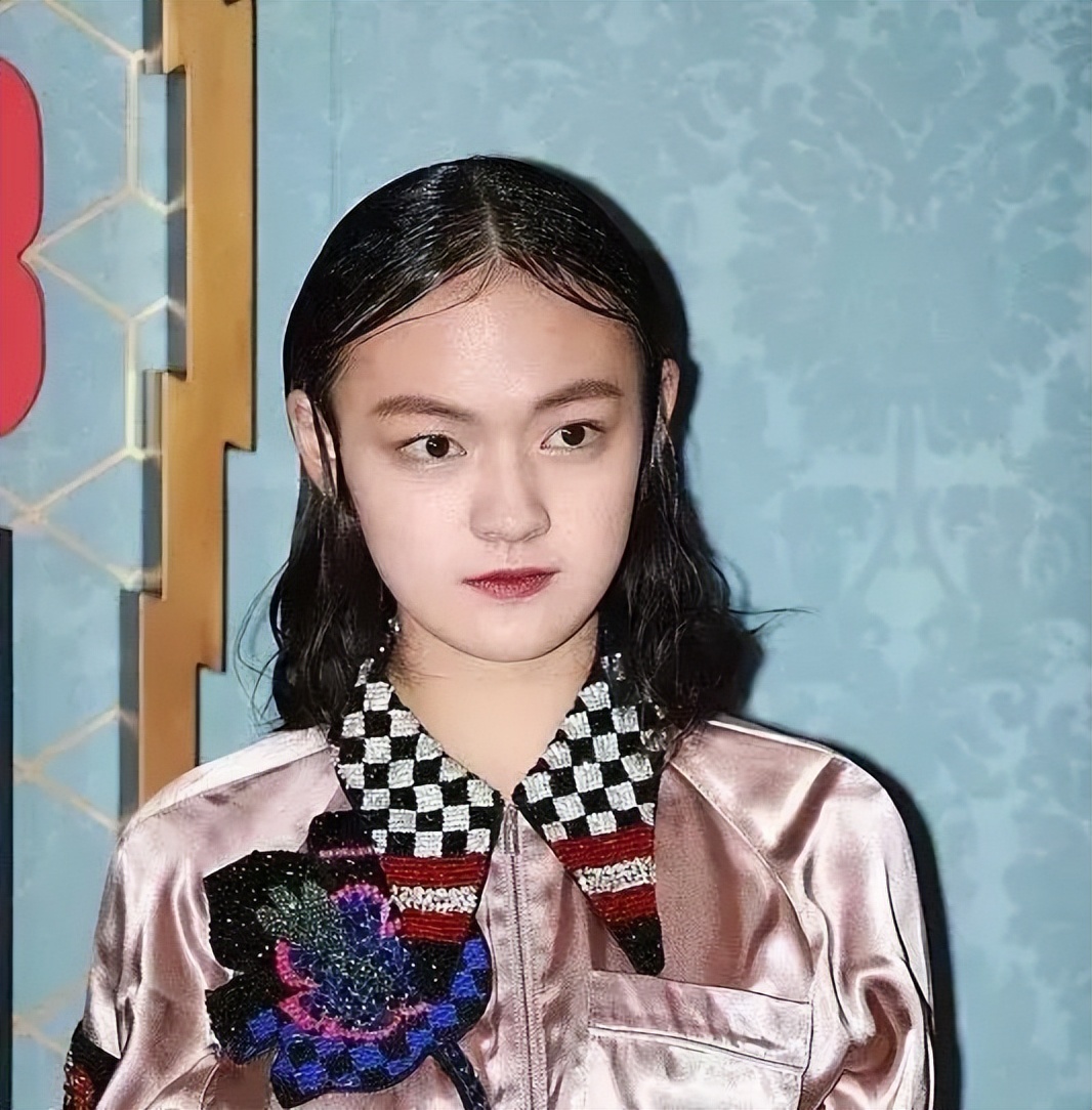 适合脸大女生的休闲风发型,头大脸小的女生适合什么发型