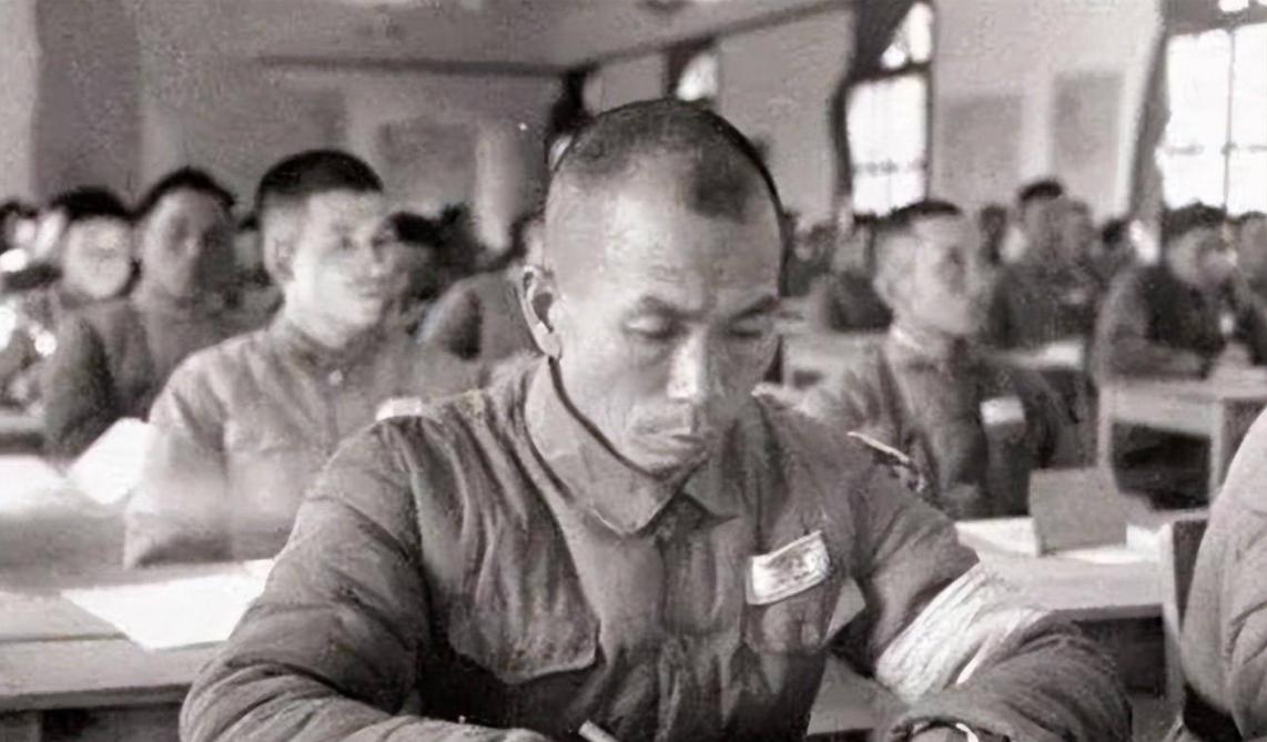 黄维被俘后视频,黄维被赦免后的生活