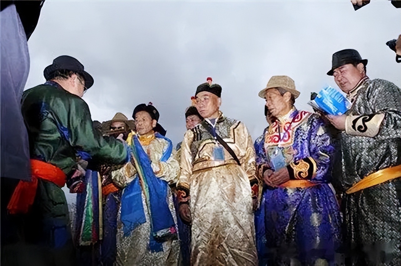 成吉思汗在四川的后裔,成吉思汗后裔改名换姓