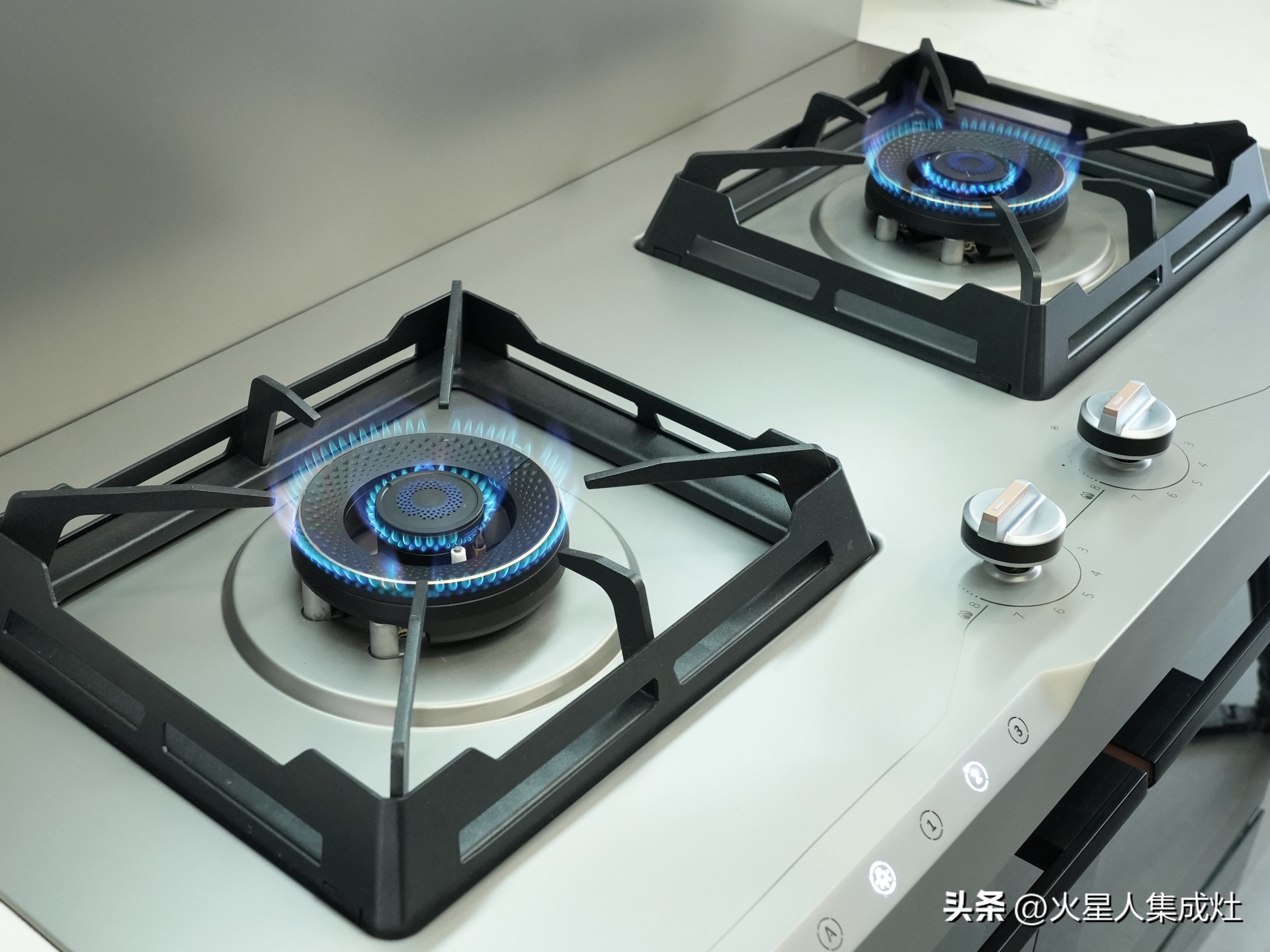 厨房集成灶实用不实用,厨房集成灶一般多好