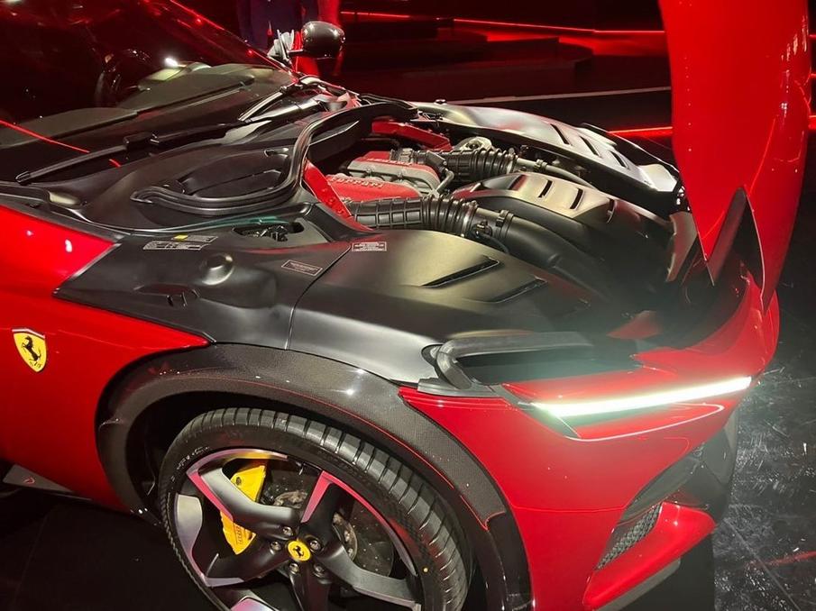 2023款法拉利prosangue高清图片,2024款法拉利purosangue灰色