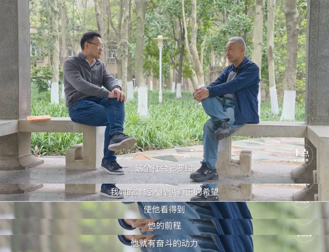 疯成这样！？00后开始流行下跪？这届年轻人的迷信谁懂