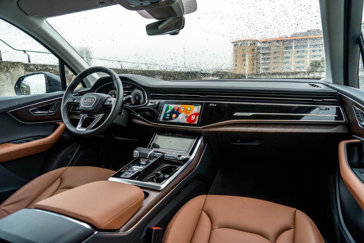 评测奥迪Q7,奥迪q72015款40tfsiquattro尊藏版七座