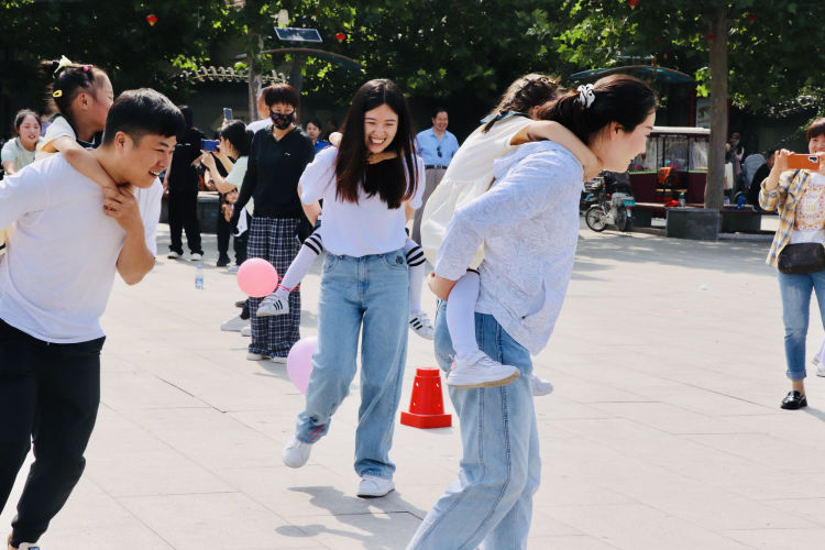 幼儿园小手拉大手运动会,大手拉小手幼儿园亲子活动