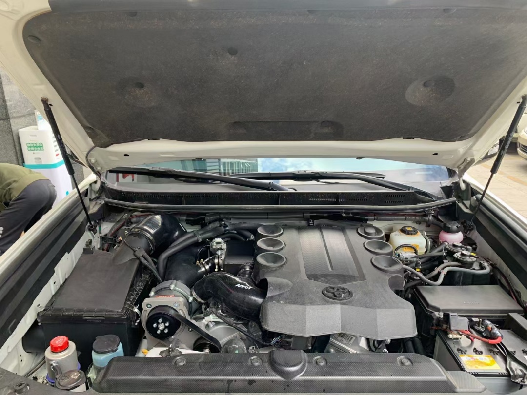 开着霸道4.0T，给自己一个信马由缰的机会