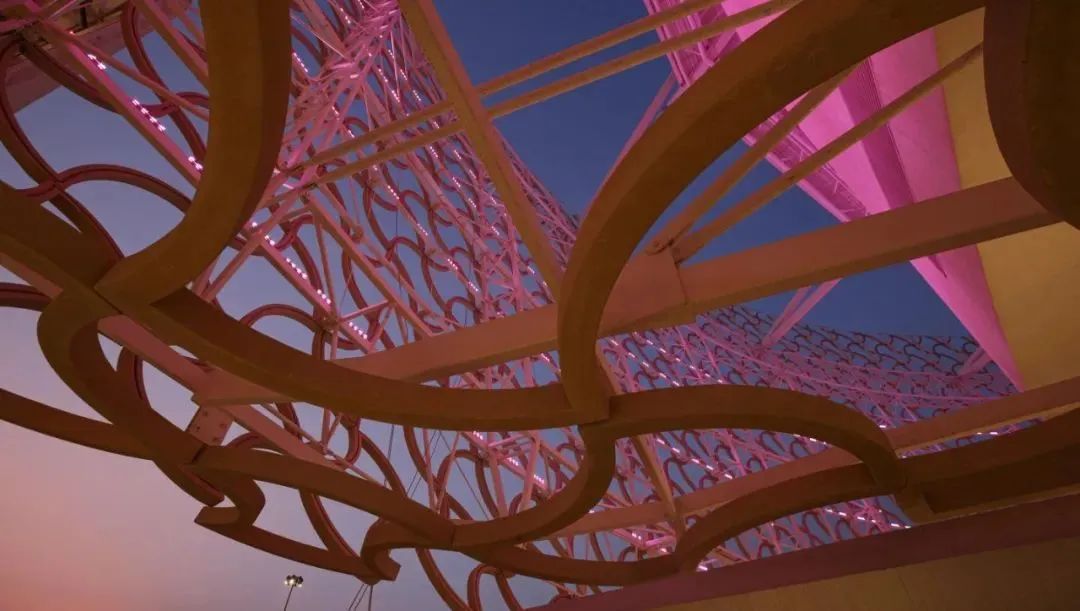 建筑之美缔造非凡艺术魅力,建筑之美玻璃金字塔