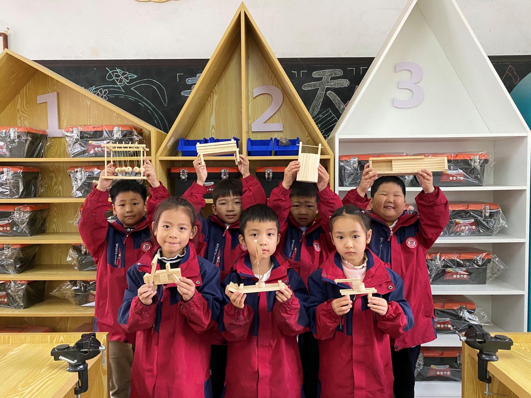 传承优秀文化争做时代新人绘画,传承弘扬中华传统木艺文化