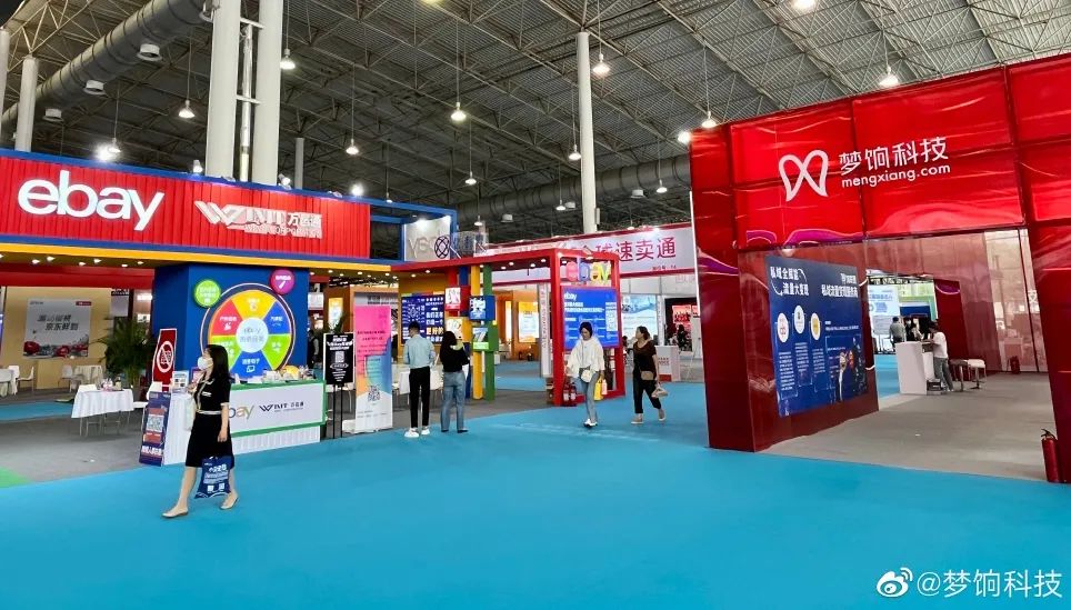 朋友圈卖东西一年能赚多少钱,朋友圈一边卖货一边晒赚了多少