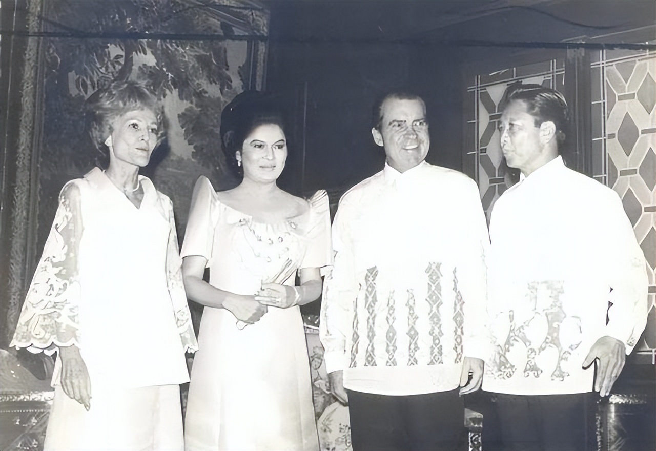 世界第一巨贪：家藏数吨黄金，拥有29架私人飞机，拖垮一国经济